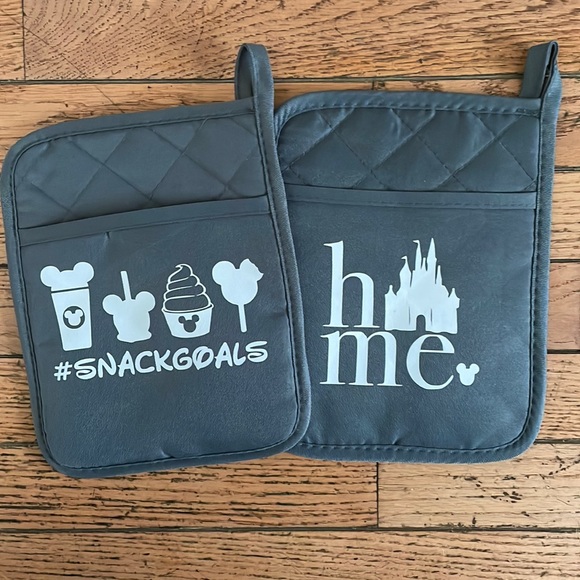 Disney Pot Holders - Picture 1 of 2